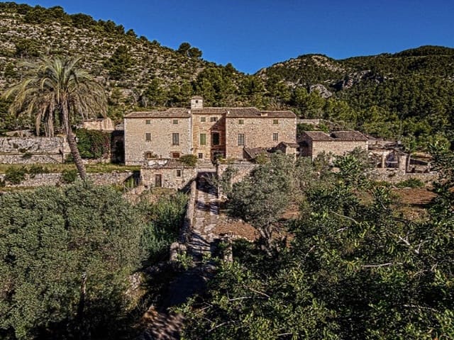 12 soveværelse Finca/Landehus til salg i Alaró med swimmingpool - € 11.110.000 (Ref: 9780452)