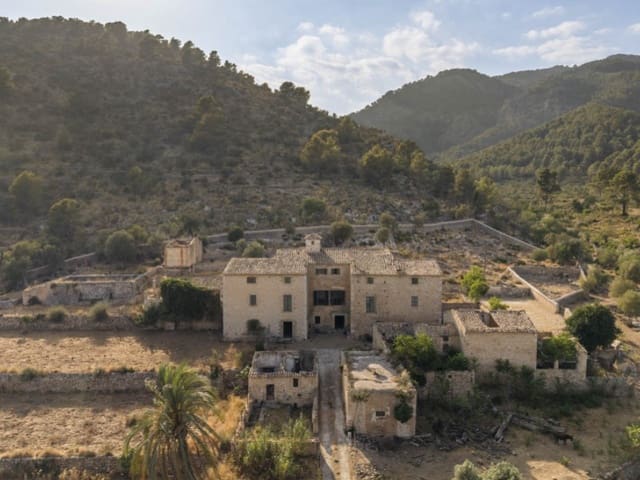 12 bedroom Finca/Country House for sale in Alaró with pool garage - € 14,500,000 (Ref: 9780452)