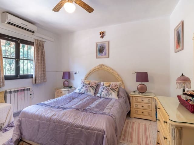 6 quarto Moradia para venda em Genova, Palma de Mallorca com piscina - 1 250 000 € (Ref: 9780453)