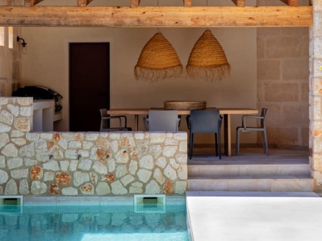 Chalet de 3 habitaciones en Ses Salines en venta con piscina garaje - 2.350.000 € (Ref: 9785060)