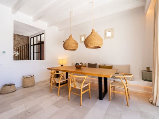 Chalet de 3 habitaciones en Ses Salines en venta con piscina garaje - 2.350.000 € (Ref: 9785060)