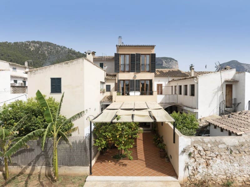 4 slaapkamer Villa te koop in Alaro met garage - € 1.185.000 (Ref: 9800609)