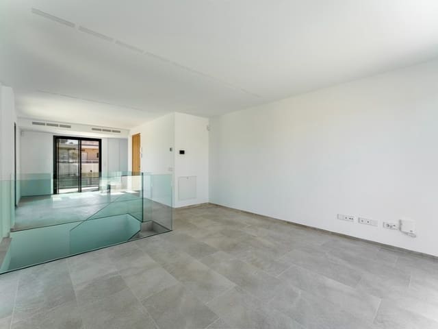 2 bedroom Apartment for sale in Playa de Palma, Palma de Mallorca with pool - € 1,450,000 (Ref: 9804219)