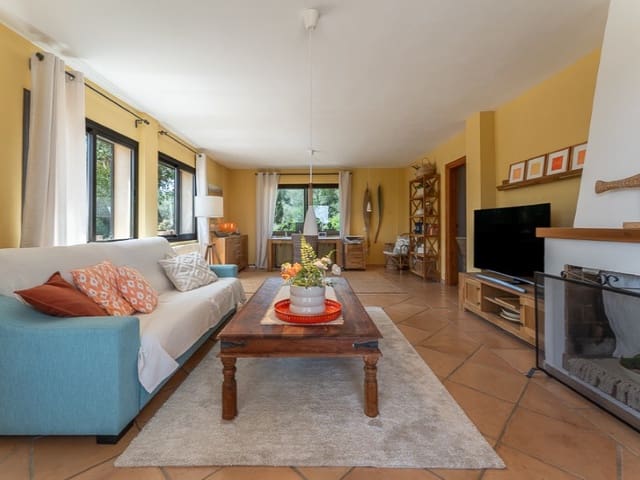 3 bedroom Finca/Country House for sale in Ses Salines with pool garage - € 1,950,000 (Ref: 9813794)