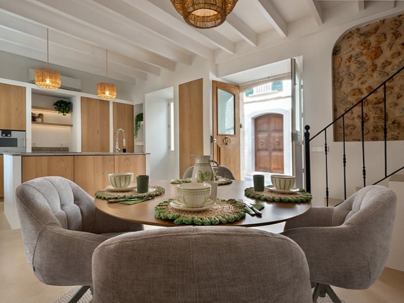 3 bedroom Villa for sale in Alaro with pool garage - € 1,550,000 (Ref: 9820328)