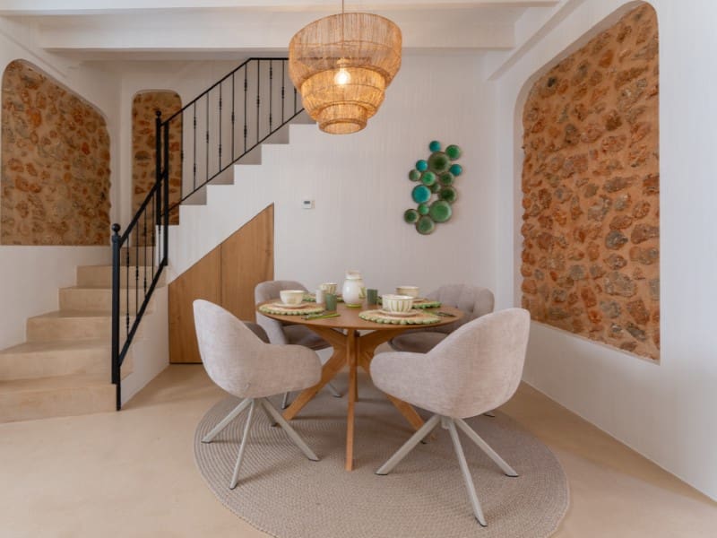 3 soverom Villa til salgs i Alaro med svømmebasseng garasje - € 1 550 000 (Ref: 9820328)