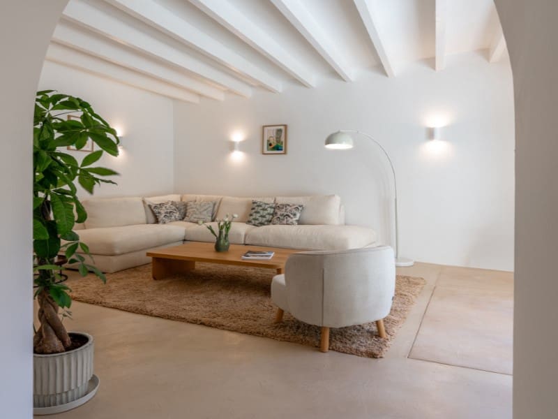 3 soverom Villa til salgs i Alaro med svømmebasseng garasje - € 1 550 000 (Ref: 9820328)