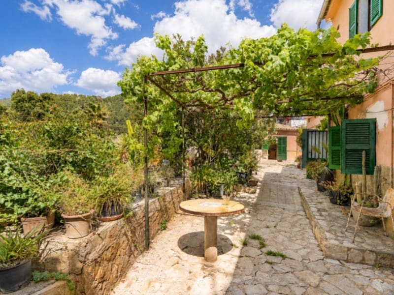 4 bedroom Villa for sale in Alaro - € 850,000 (Ref: 9826610)
