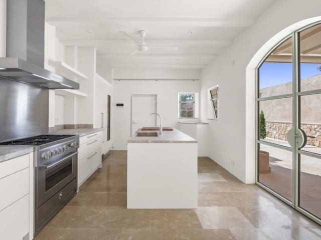 4 quarto Moradia para venda em Ses Salines com piscina - 1 750 000 € (Ref: 9831240)