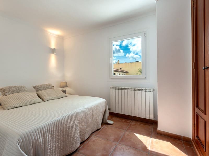 4 bedroom Villa for sale in Consell with garage - € 850,000 (Ref: 9833804)