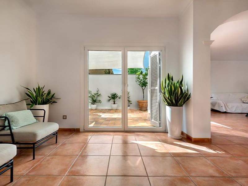 4 bedroom Villa for sale in Consell with garage - € 850,000 (Ref: 9833804)