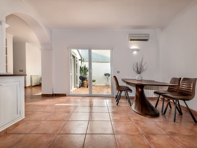 4 slaapkamer Villa te koop in Consell met garage - € 850.000 (Ref: 9833804)