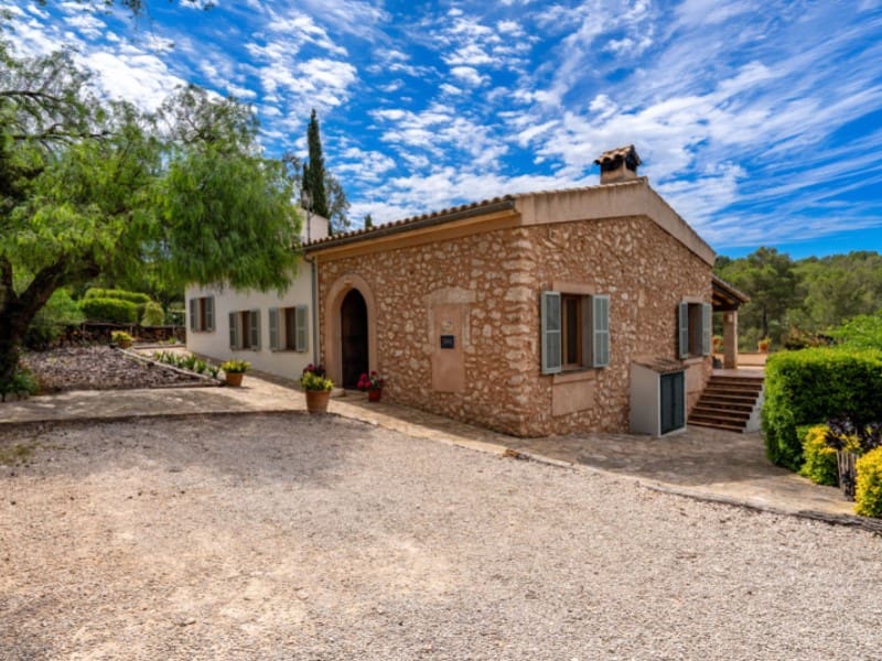 8 bedroom Finca/Country House for sale in Santa Maria del Cami - € 3,200,000 (Ref: 9859909)