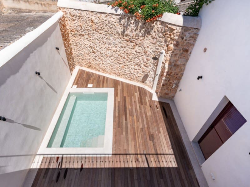 4 soveværelse Villa til salg i Campos med swimmingpool - € 1.350.000 (Ref: 9861801)