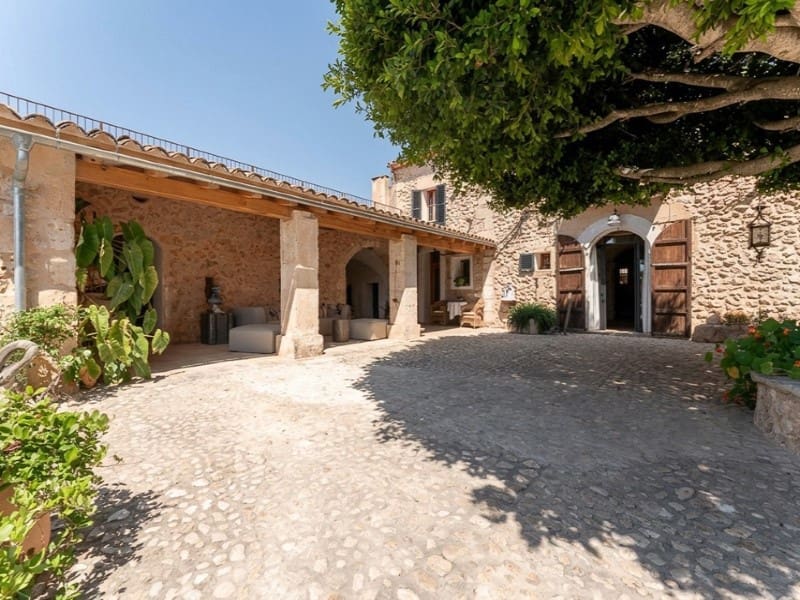 6 bedroom Finca/Country House for sale in Sant Llorenc des Cardassar with pool - € 3,950,000 (Ref: 9879011)