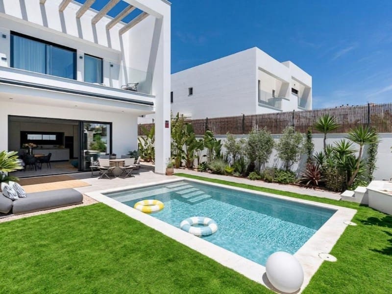 4 slaapkamer Villa te koop in Sa Cabaneta / La Cabaneta met zwembad - € 1.290.000 (Ref: 9892500)