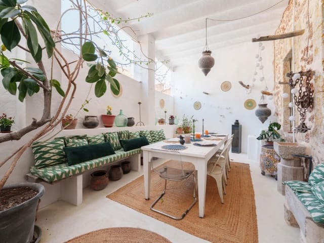 6 sovrum Villa till salu i Alaró med garage - 2 250 000 € (Ref: 9907005)