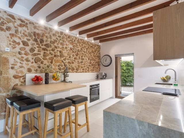 5 bedroom Finca/Country House for sale in Binissalem with pool - € 3,500,000 (Ref: 9915985)