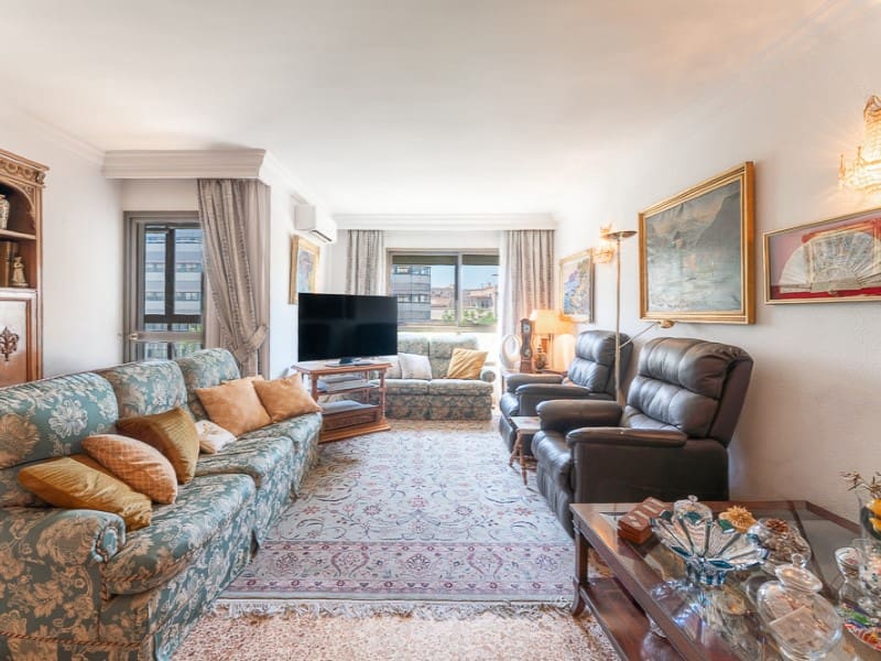 3 bedroom Apartment for sale in Palma de Mallorca with garage - € 650,000 (Ref: 9921957)