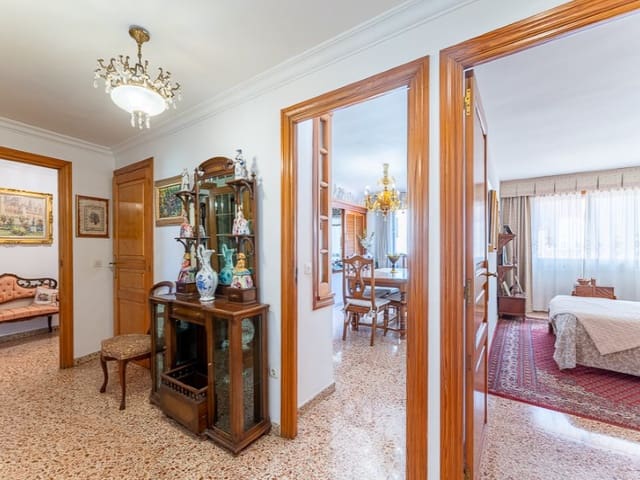 3 sypialnia Apartament na sprzedaż w Foners, Palma de Mallorca z garażem - 650 000 € (Ref: 9921957)