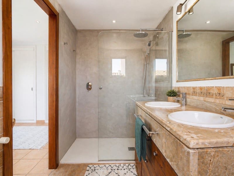 4 bedroom Villa for sale in Portol with pool garage - € 1,080,000 (Ref: 9929081)