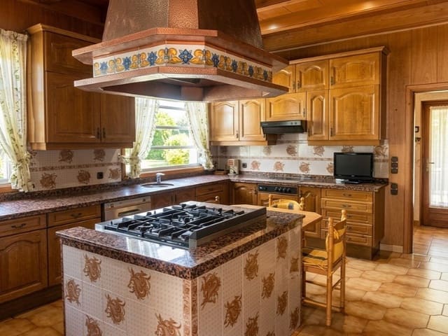 6 slaapkamer Villa te koop in Son Armadans, Palma de Mallorca met zwembad - € 5.320.000 (Ref: 9986599)