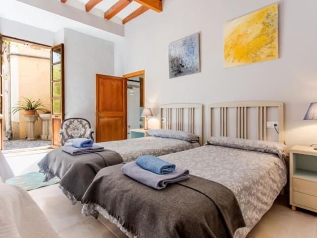 20 soverom Villa til salgs i Alaró med svømmebasseng - € 7 000 000 (Ref: 9995151)