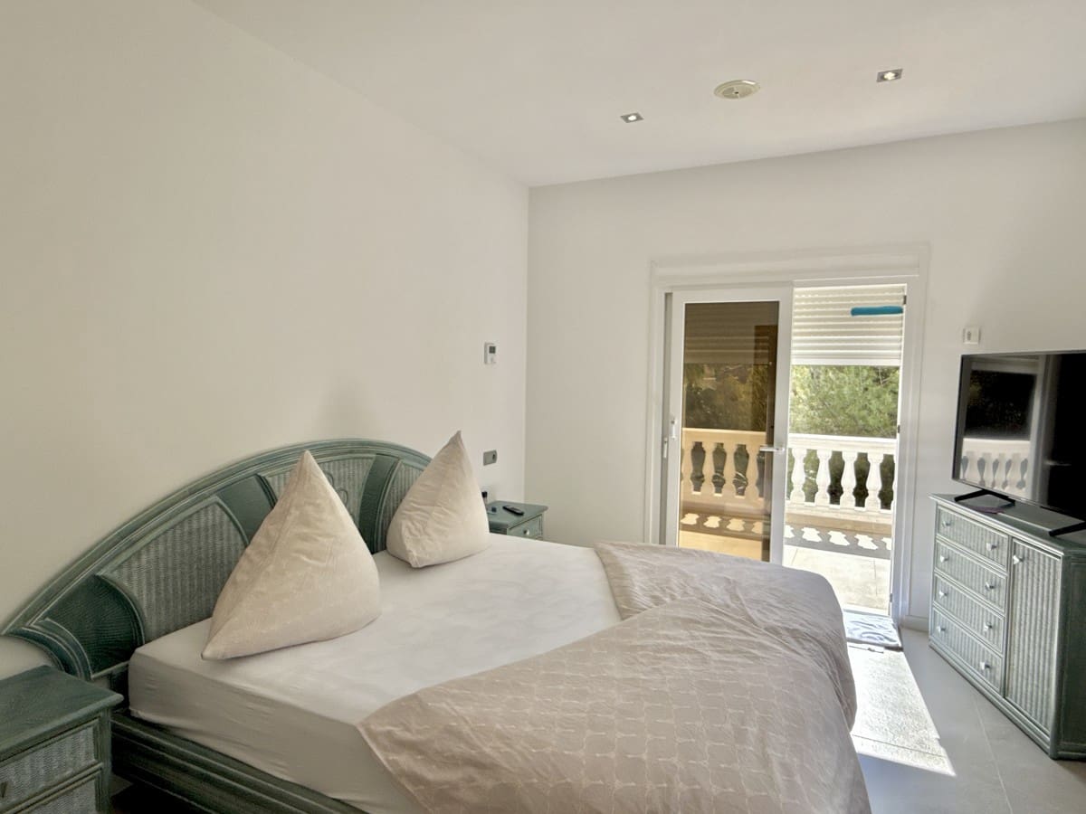 4 soveværelse Villa til salg i Costa de la Calma med swimmingpool - € 2.290.000 (Ref: 8952297)