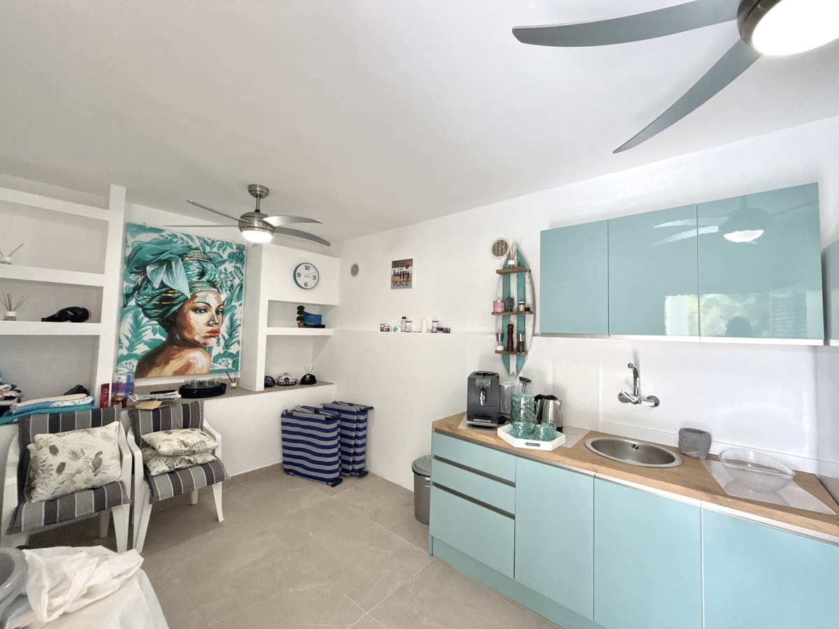 4 soveværelse Villa til salg i Costa de la Calma med swimmingpool - € 2.290.000 (Ref: 8952297)