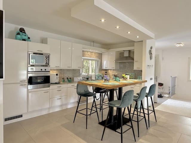 4 soverom Villa til salgs i Costa de la Calma, Calvià med svømmebasseng - € 2 290 000 (Ref: 8952297)