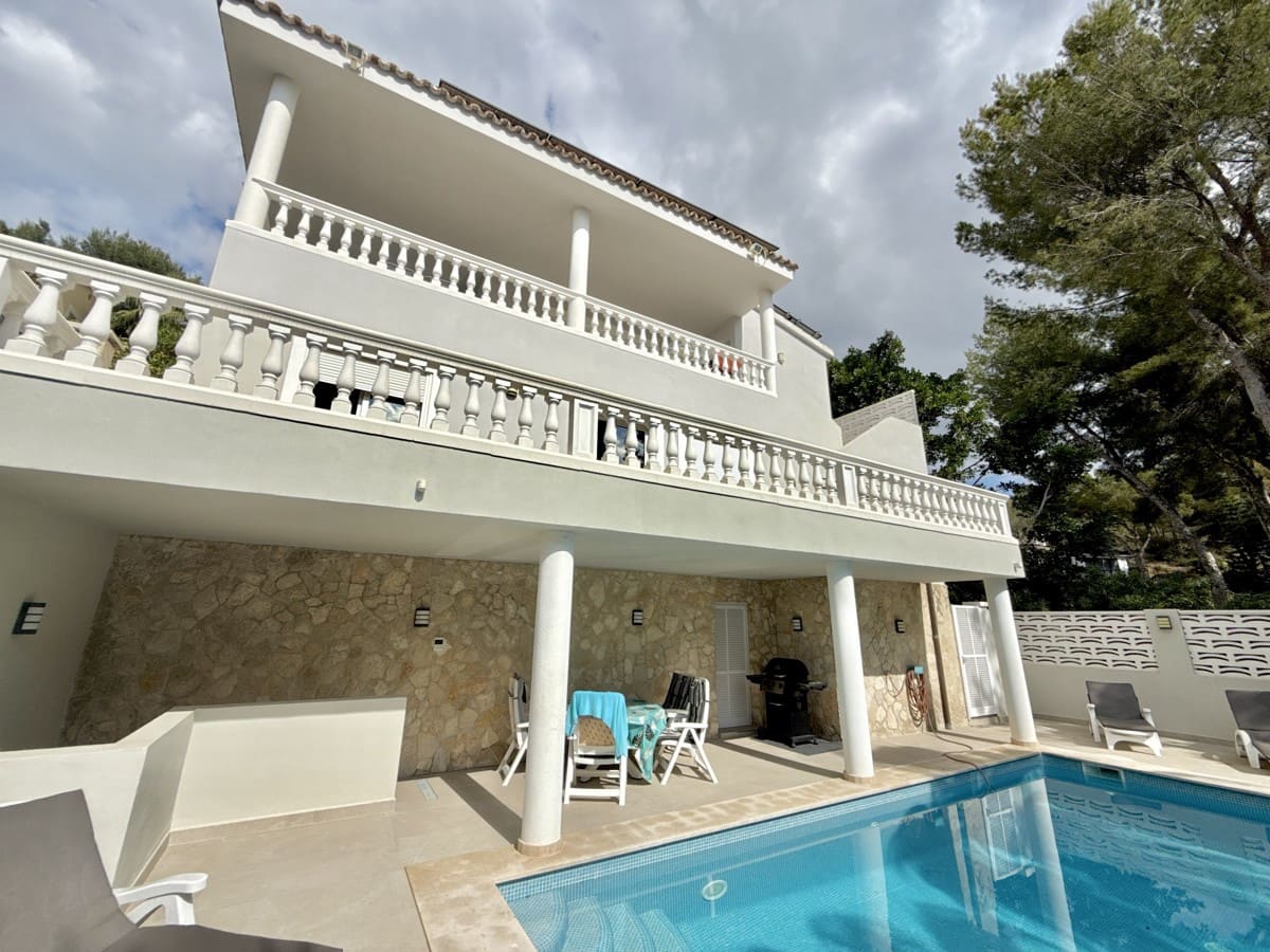 4 soveværelse Villa til salg i Costa de la Calma med swimmingpool - € 2.290.000 (Ref: 8952297)