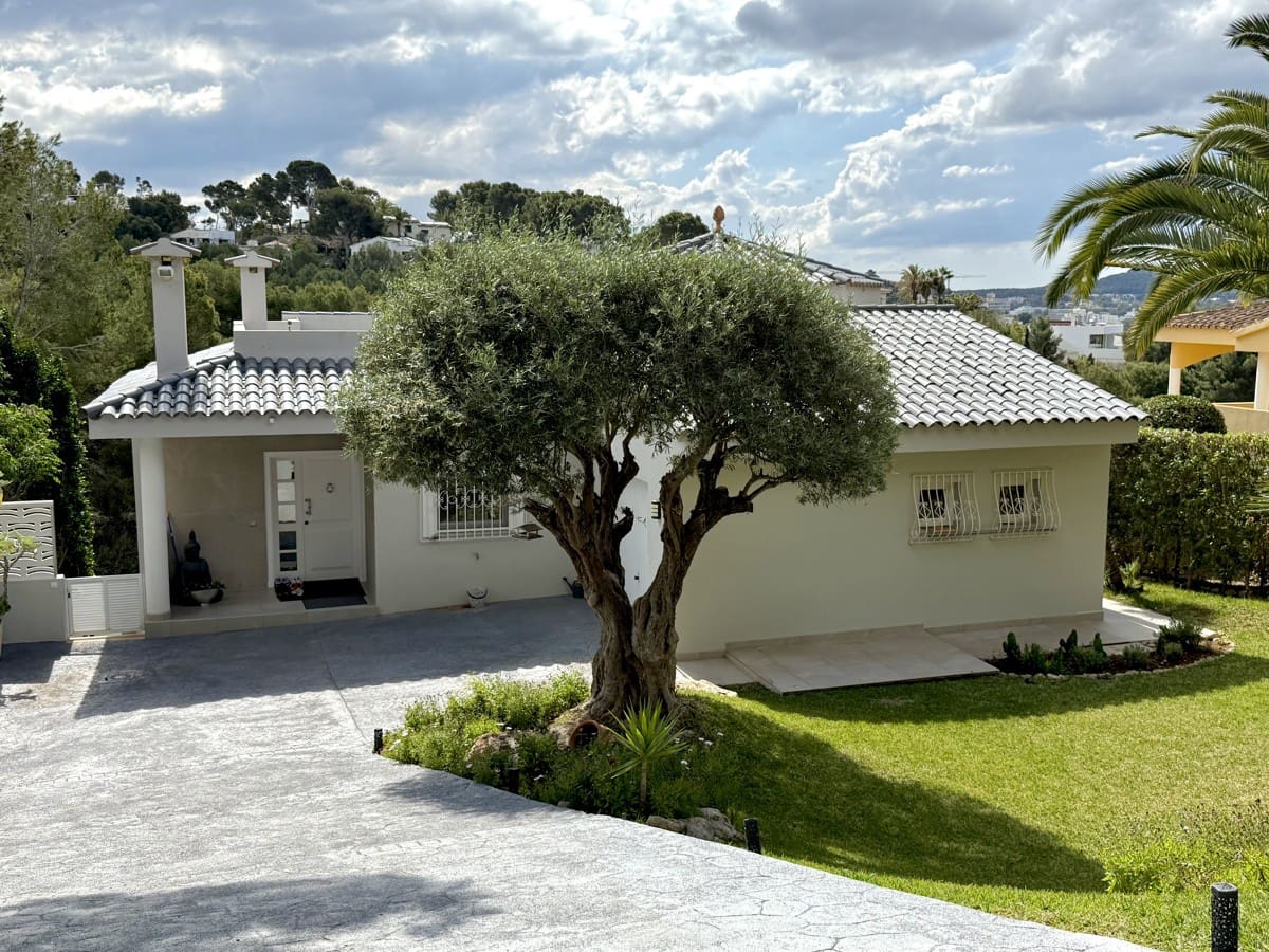 4 soveværelse Villa til salg i Costa de la Calma med swimmingpool - € 2.290.000 (Ref: 8952297)