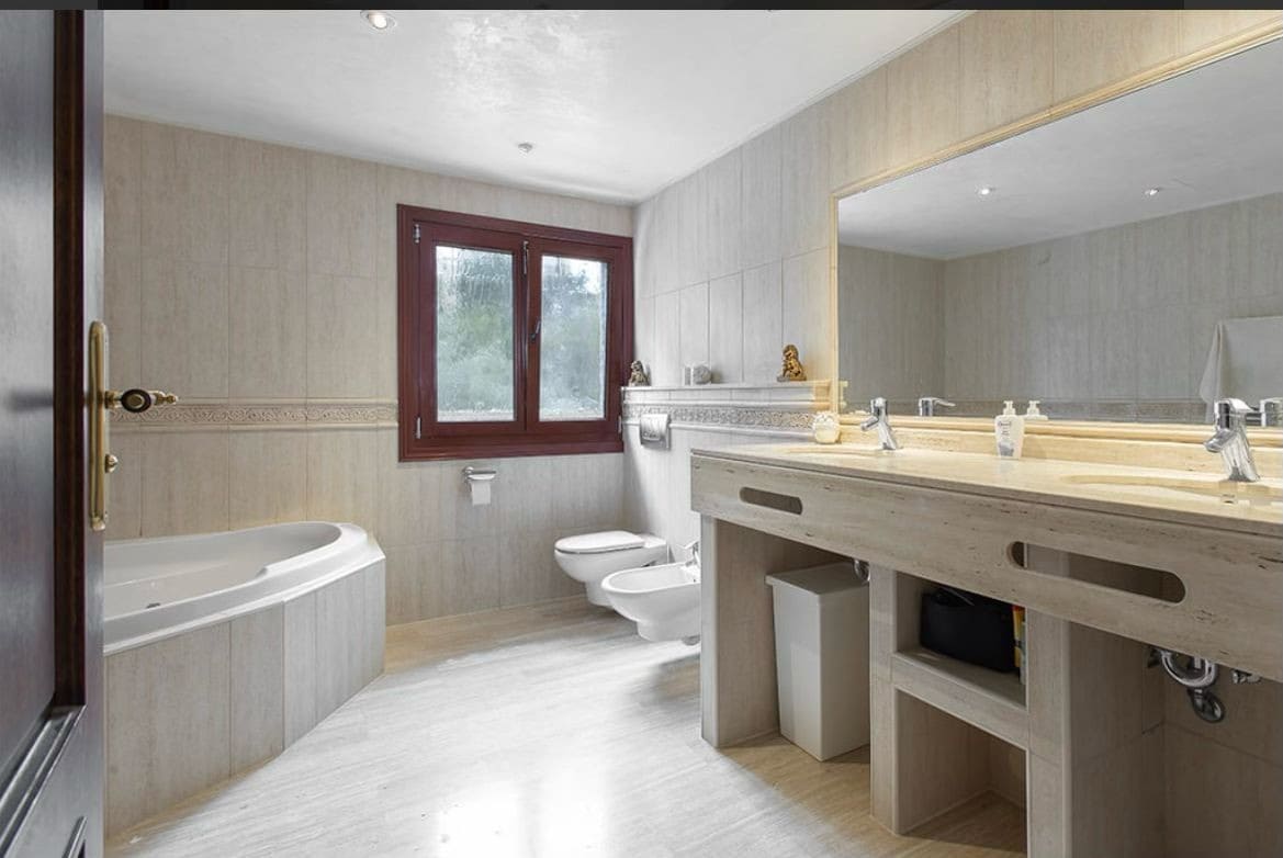 6 makuuhuone Huvila vuokrattavana paikassa El Toro / Port Adriano - 7 000 € (Ref: 8981511)