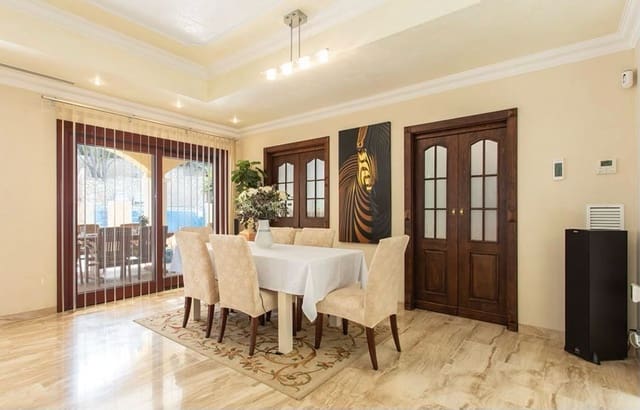 6 soveværelse Villa til leje i El Toro / Port Adriano, Calvià - € 7.000 (Ref: 8981511)