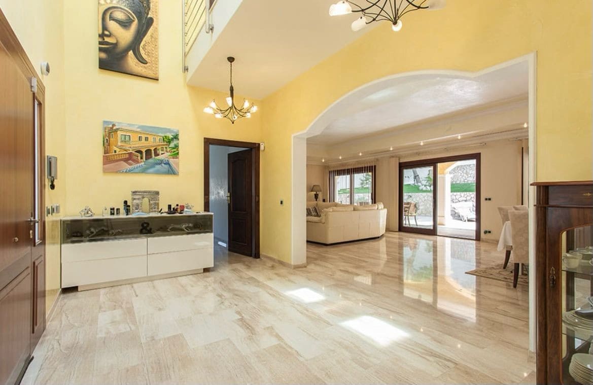 6 makuuhuone Huvila vuokrattavana paikassa El Toro / Port Adriano - 7 000 € (Ref: 8981511)