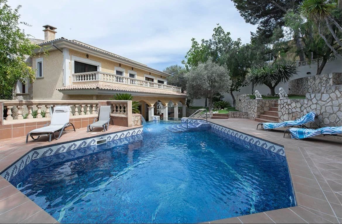 6 makuuhuone Huvila vuokrattavana paikassa El Toro / Port Adriano - 7 000 € (Ref: 8981511)