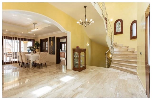 6 soveværelse Villa til leje i El Toro / Port Adriano, Calvià - € 7.000 (Ref: 8981511)