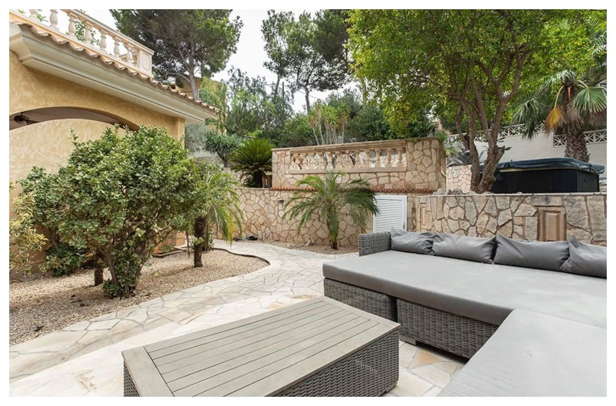 6 makuuhuone Huvila vuokrattavana paikassa El Toro / Port Adriano - 7 000 € (Ref: 8981511)