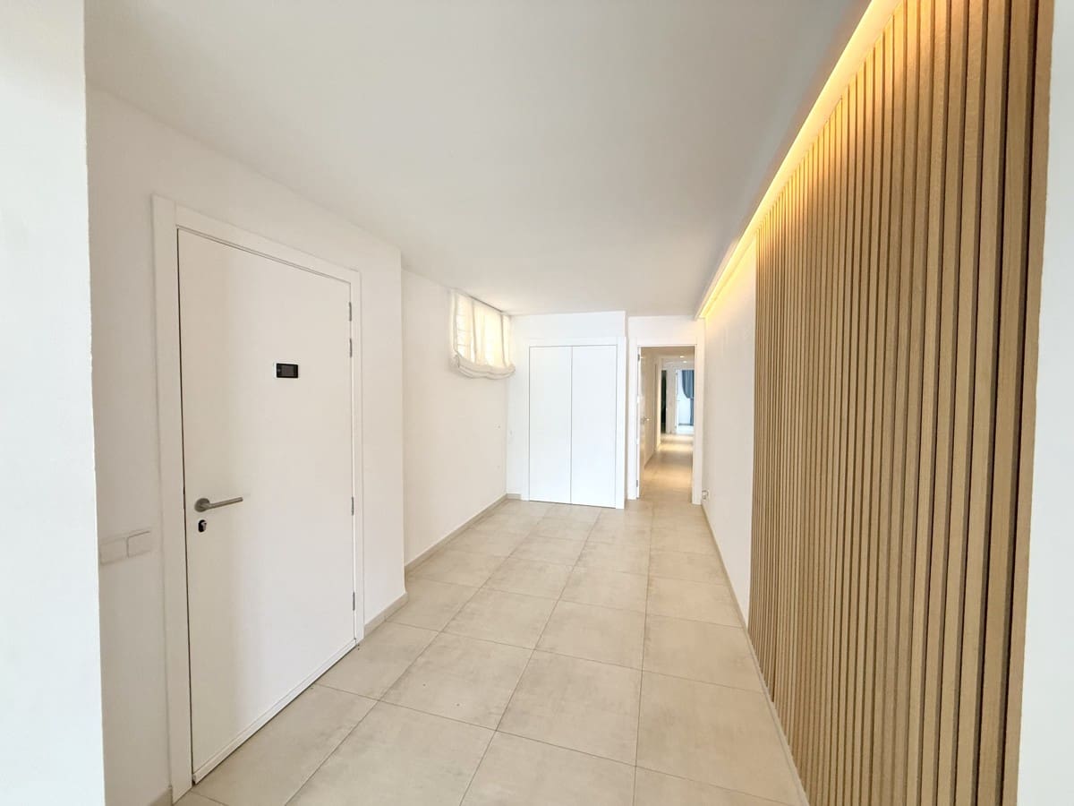 5 soveværelse Lejlighed til salg i Torrenova - € 1.590.000 (Ref: 8990205)