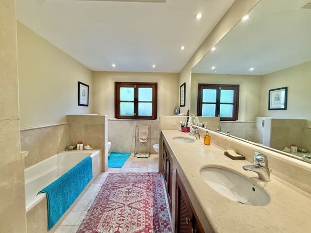 4 soverom Villa til salgs i Santa Ponsa, Calvià - € 2 630 000 (Ref: 9002525)