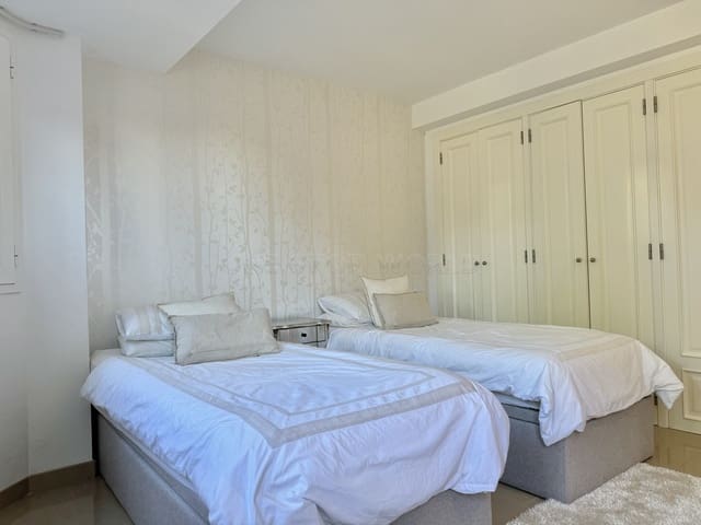 2 bedroom Flat for sale in Santa Ponsa, Calvià - € 750,000 (Ref: 9002530)