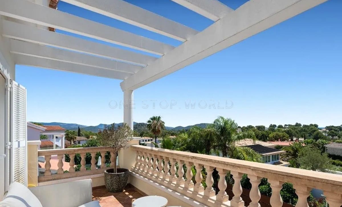 5 soveværelse Villa til salg i Santa Ponsa med swimmingpool - € 2.650.000 (Ref: 9002531)