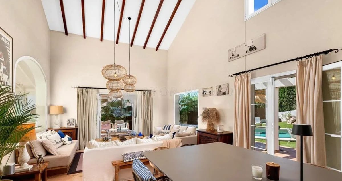 5 soveværelse Villa til salg i Santa Ponsa med swimmingpool - € 2.650.000 (Ref: 9002531)