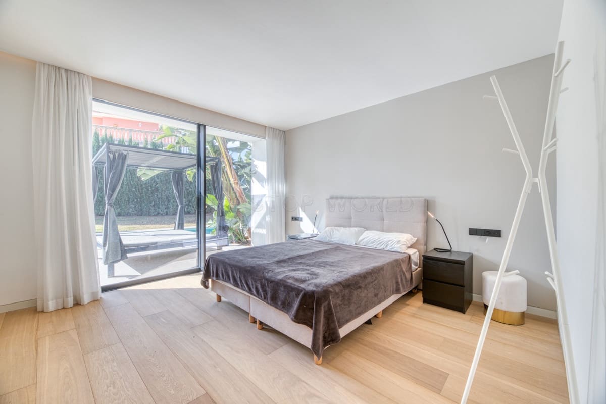 4 soveværelse Villa til salg i Santa Ponsa - € 3.100.000 (Ref: 9002533)