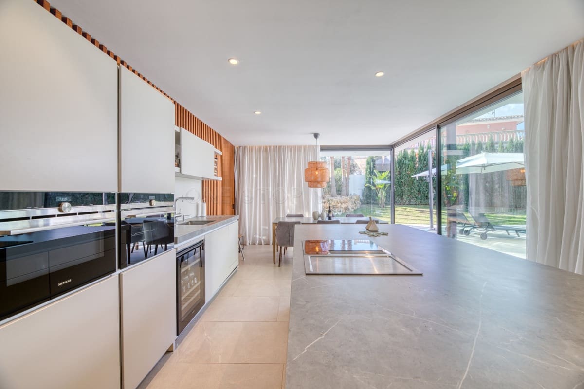 4 soveværelse Villa til salg i Santa Ponsa - € 3.100.000 (Ref: 9002533)