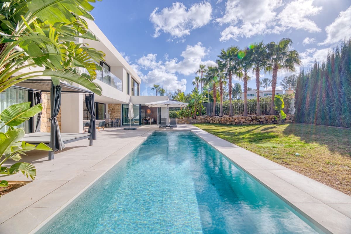 4 soveværelse Villa til salg i Santa Ponsa - € 3.100.000 (Ref: 9002533)