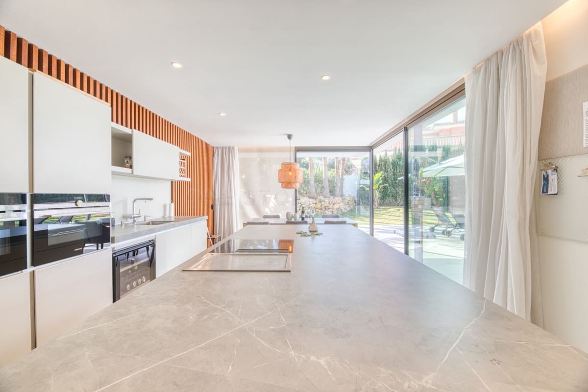 4 soveværelse Villa til salg i Santa Ponsa - € 3.100.000 (Ref: 9002533)