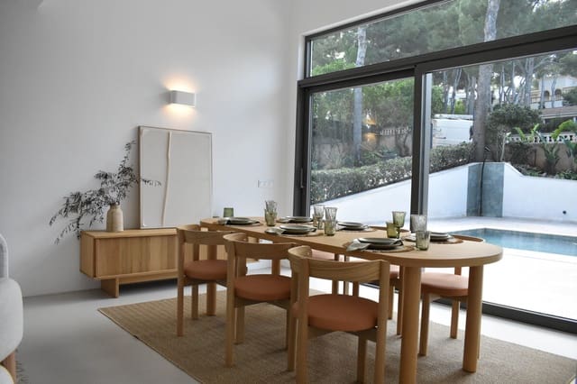 4 bedroom Villa for sale in Santa Ponsa, Calvià with pool - € 2,950,000 (Ref: 9002536)