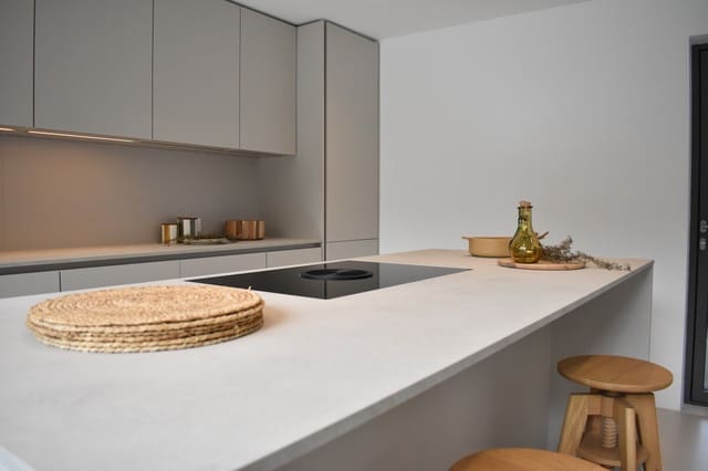 4 bedroom Villa for sale in Santa Ponsa, Calvià with pool - € 2,950,000 (Ref: 9002536)