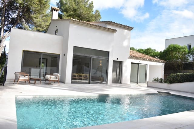 4 bedroom Villa for sale in Santa Ponsa, Calvià with pool - € 2,950,000 (Ref: 9002536)